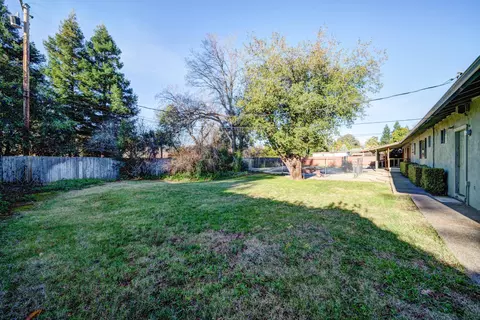 Exterior - 920 Hallmark Dr, Redding, CA 96001 photo 13 of 14
