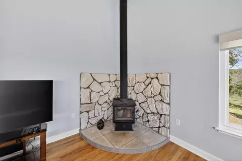 Living - 14385 Sundown Dr, Redding, CA 96003 photo 1 of 1
