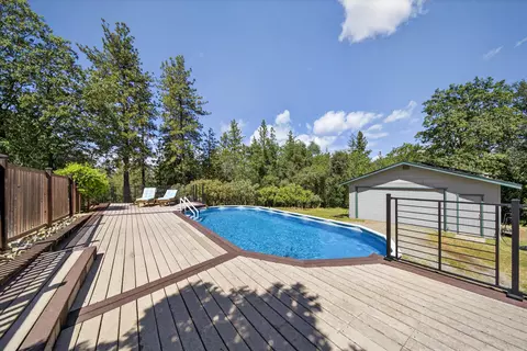 Exterior - 14385 Sundown Dr, Redding, CA 96003 photo 17 of 21