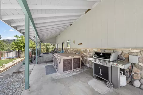 Exterior - 14385 Sundown Dr, Redding, CA 96003 photo 11 of 21
