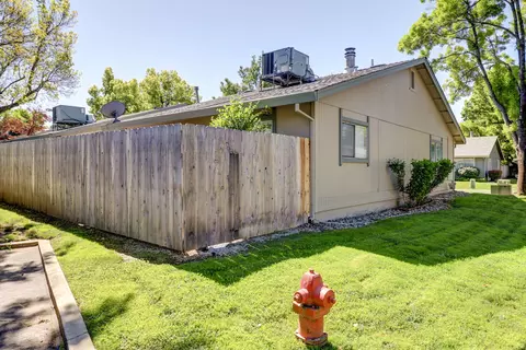 Exterior - 1830 Del Mar Ave, Redding, CA 96003 photo 6 of 17
