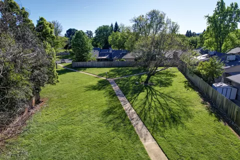 View/Area - 1830 Del Mar Ave, Redding, CA 96003 photo 2 of 6