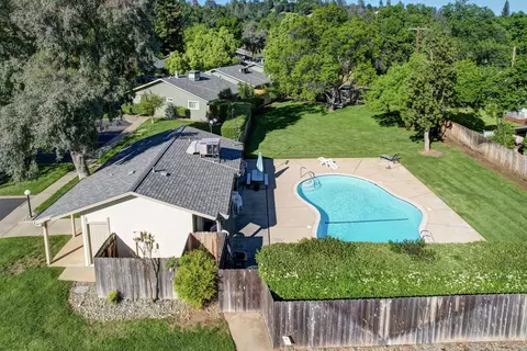 Exterior - 1830 Del Mar Ave, Redding, CA 96003 photo 15 of 17