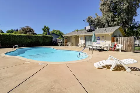 Exterior - 1830 Del Mar Ave, Redding, CA 96003 photo 16 of 17