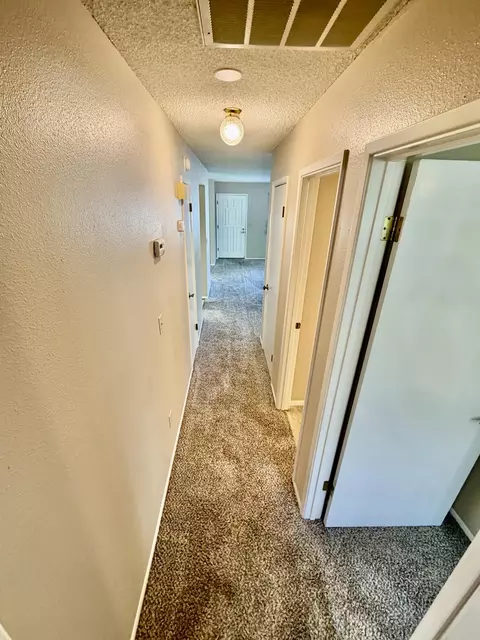 Entry Way - 1830 Del Mar Ave, Redding, CA 96003 photo 1 of 1