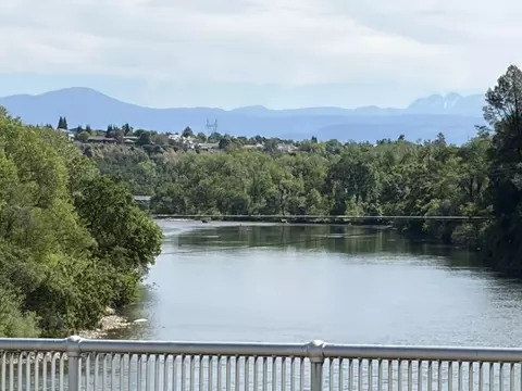 View/Area - 1830 Del Mar Ave, Redding, CA 96003 photo 5 of 6