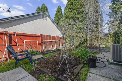 Exterior - 3086 Henrys Fork Dr, Redding, CA 96002 photo 8 of 8