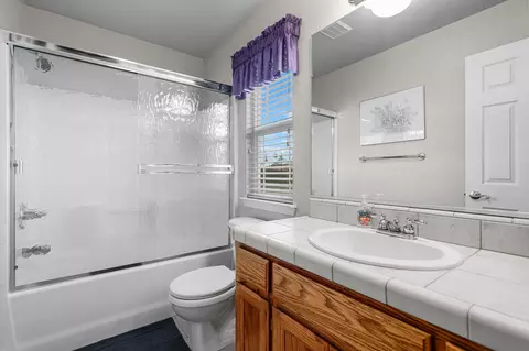 Bath - 3086 Henrys Fork Dr, Redding, CA 96002 photo 2 of 2