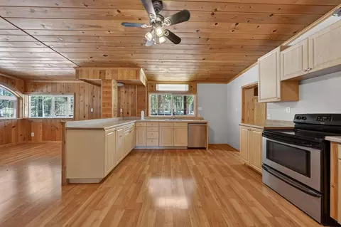 Kitchen - 7682 Brokeoff Meadows Rd, Shingletown, CA 96088 photo 2 of 2