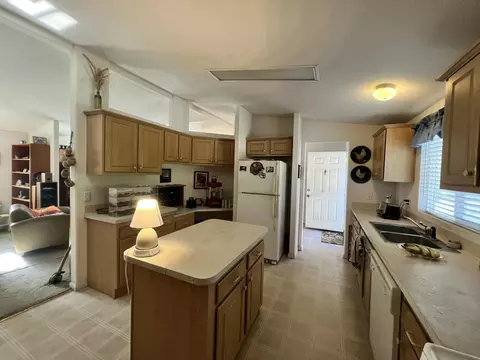 4722 Maple Trl, Redding, CA 96003 photo 2