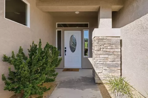 Entry Way - 542 El Mango Dr, Redding, CA 96003 photo 1 of 3