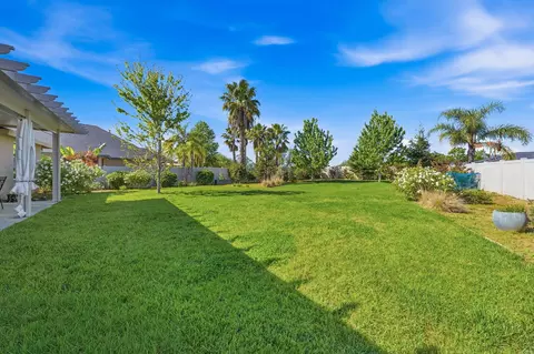 Exterior - 542 El Mango Dr, Redding, CA 96003 photo 6 of 9