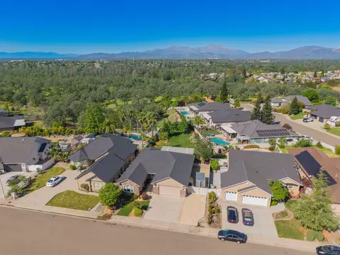 View/Area - 542 El Mango Dr, Redding, CA 96003 photo 2 of 4