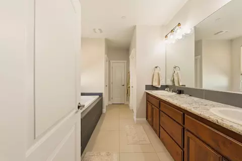 Entry Way - 542 El Mango Dr, Redding, CA 96003 photo 3 of 3