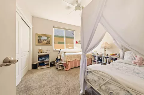 Bedroom - 542 El Mango Dr, Redding, CA 96003 photo 3 of 4