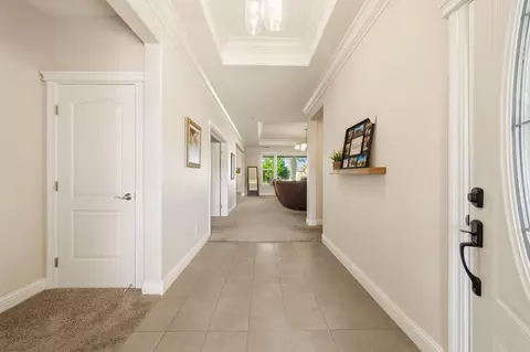 Entry Way - 542 El Mango Dr, Redding, CA 96003 photo 2 of 3