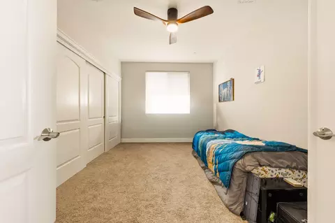 Bedroom - 542 El Mango Dr, Redding, CA 96003 photo 4 of 4