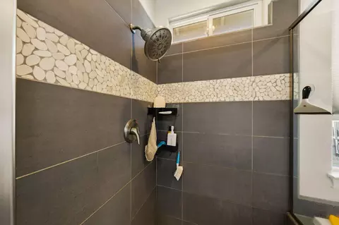 Bath - 542 El Mango Dr, Redding, CA 96003 photo 1 of 6
