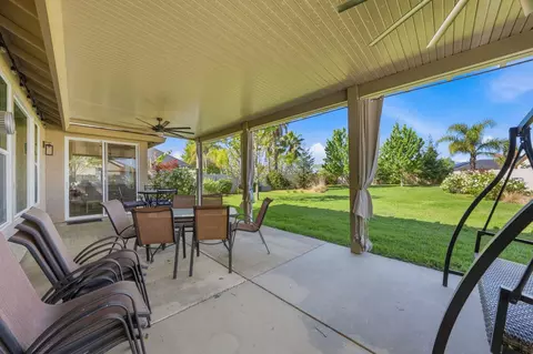 Exterior - 542 El Mango Dr, Redding, CA 96003 photo 3 of 9