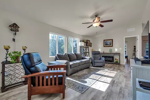740 Sweetgum Trl, Redding, CA 96003 photo 8