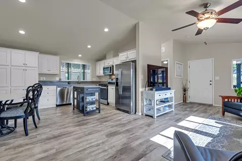 740 Sweetgum Trl, Redding, CA 96003 photo 11