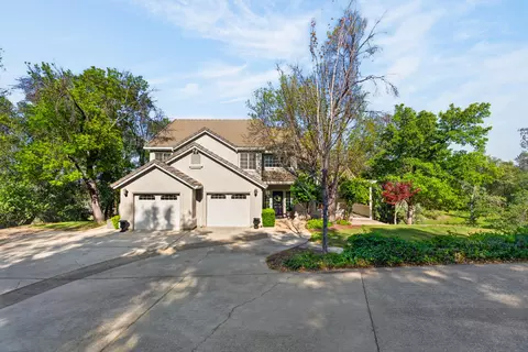 8725 Landmark Cir, Redding, CA 96001