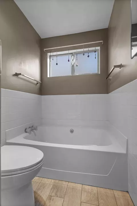 Bath - 11131 Sara Dr, Redding, CA 96003 photo 7 of 10