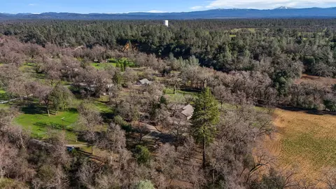 View/Area - 11131 Sara Dr, Redding, CA 96003 photo 18 of 20