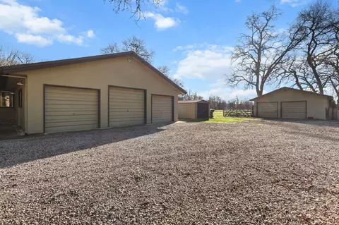 Exterior - 11131 Sara Dr, Redding, CA 96003 photo 4 of 32