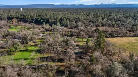 View/Area - 11131 Sara Dr, Redding, CA 96003 photo 19 of 20