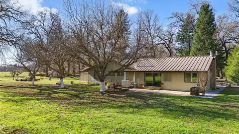 Exterior - 11131 Sara Dr, Redding, CA 96003 photo 27 of 32