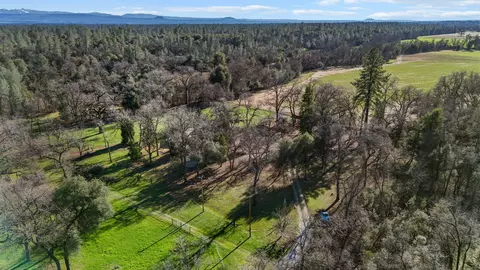 View/Area - 11131 Sara Dr, Redding, CA 96003 photo 20 of 20