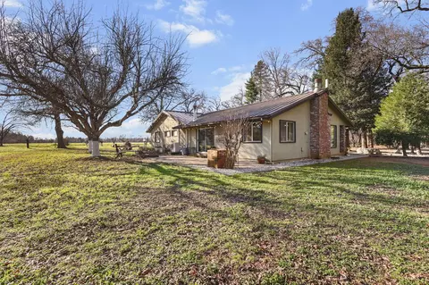 Exterior - 11131 Sara Dr, Redding, CA 96003 photo 19 of 32