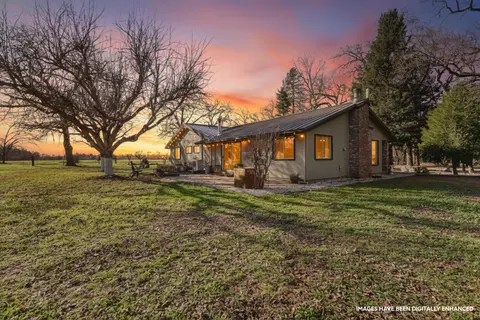 Exterior - 11131 Sara Dr, Redding, CA 96003 photo 8 of 32