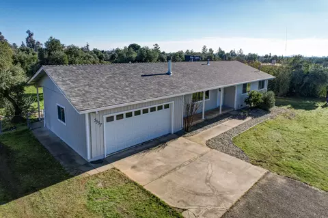 5537 Olive St, Anderson, CA 96007 photo 2