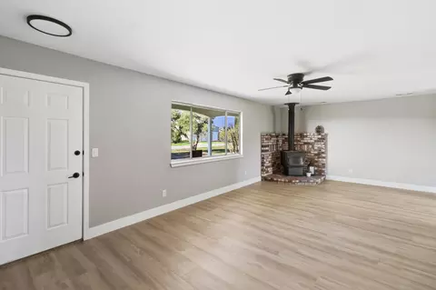 5537 Olive St, Anderson, CA 96007 photo 12