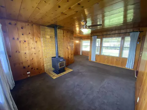 Living - 230 Myrtle St, Chester, CA 96020 photo 2 of 4