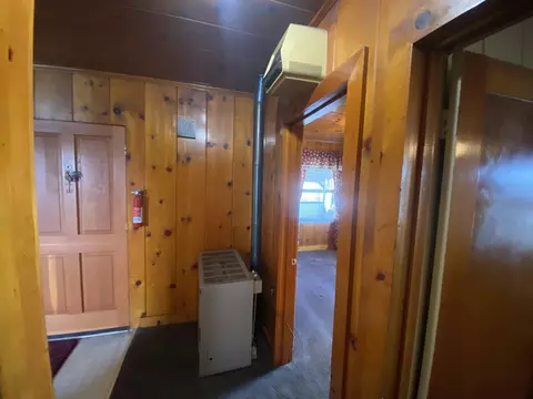 Entry Way - 230 Myrtle St, Chester, CA 96020 photo 3 of 4