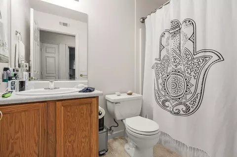 Bath - 732 Stonebriar Trl, Redding, CA 96003 photo 2 of 2