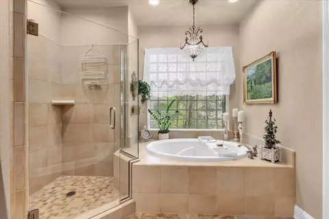 Bath - 3647 Laver Ct, Redding, CA 96002 photo 3 of 5