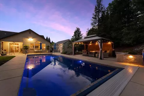 Exterior - 3647 Laver Ct, Redding, CA 96002 photo 9 of 32