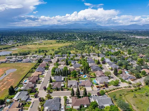 View/Area - 3647 Laver Ct, Redding, CA 96002 photo 3 of 4