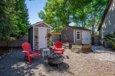 Exterior - 3647 Laver Ct, Redding, CA 96002 photo 14 of 32