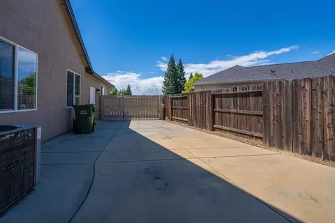 Exterior - 3647 Laver Ct, Redding, CA 96002 photo 27 of 32