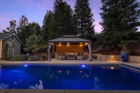 Exterior - 3647 Laver Ct, Redding, CA 96002 photo 8 of 32