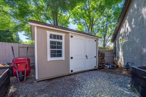 Exterior - 3647 Laver Ct, Redding, CA 96002 photo 17 of 32