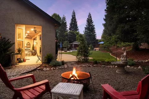 Exterior - 3647 Laver Ct, Redding, CA 96002 photo 6 of 32
