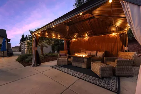 Exterior - 3647 Laver Ct, Redding, CA 96002 photo 10 of 32
