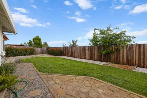 Exterior - 780 Teakwood Dr, Redding, CA 96003 photo 6 of 7