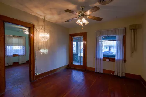Living - 734 Douglass St, Red Bluff, CA 96080 photo 2 of 6